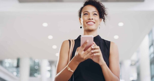 Comment les éléphants communiquent-ils les dangers aux membres de leur troupeau ?